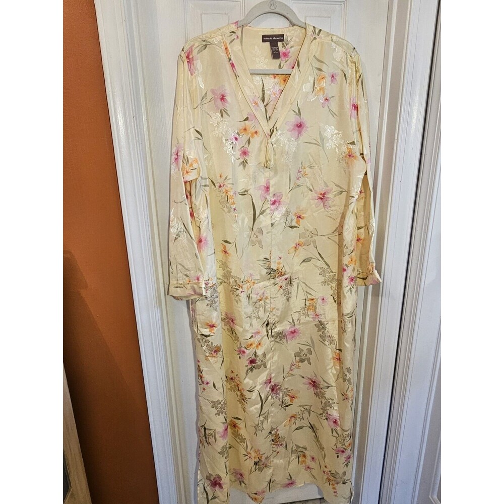 Valerie Stevens Vintage Robe House Coat Large Floral Zip Front Lingerie Duster